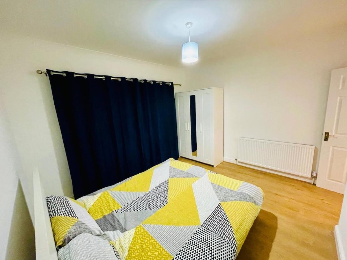 Villa Luxury 2 Bed House With Parking, 5 Min Walk To Station & Ldo Londres Exterior foto